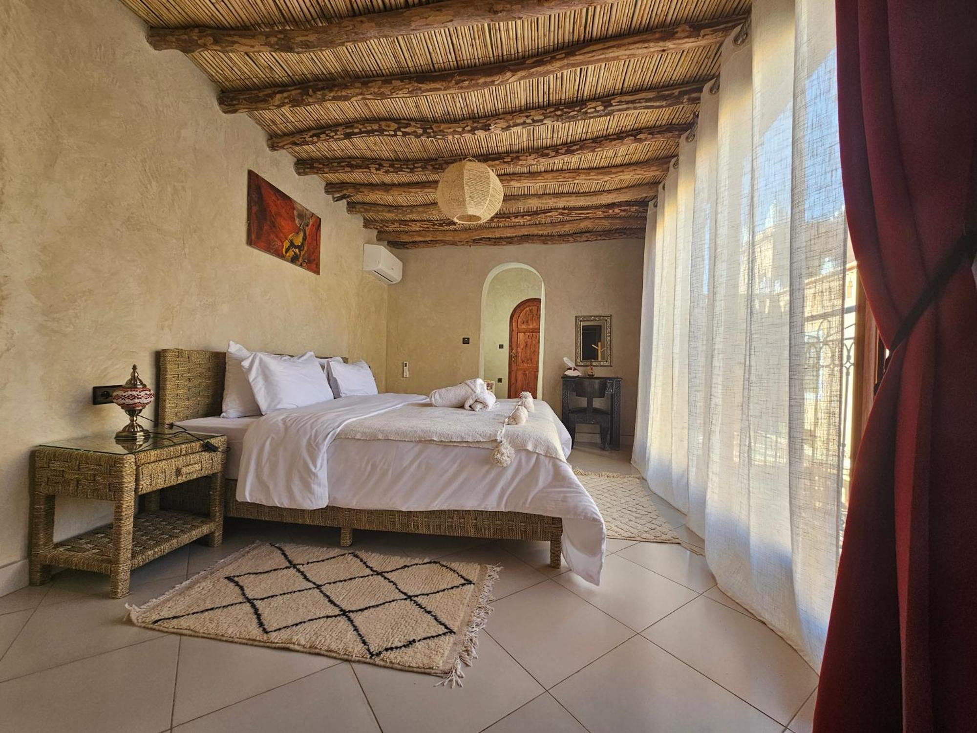Kasbah La Cigogne Bed & Breakfast Аит Бен Хаду Екстериор снимка